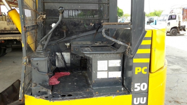 รถแบคโฮ KOMATSU PC 50UU มีหัวคลีบไม้และอ๋อยและบุ๋นกี๋แถมให้ พร้อมอะหลั่ย