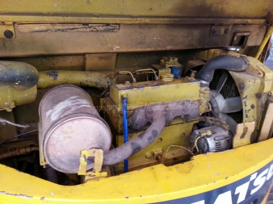 รถแบคโฮ KOMATSU PC 50UU มีหัวคลีบไม้และอ๋อยและบุ๋นกี๋แถมให้ พร้อมอะหลั่ย