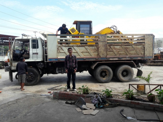 รถแบคโฮ KOMATSU PC 50UU มีหัวคลีบไม้และอ๋อยและบุ๋นกี๋แถมให้ พร้อมอะหลั่ย