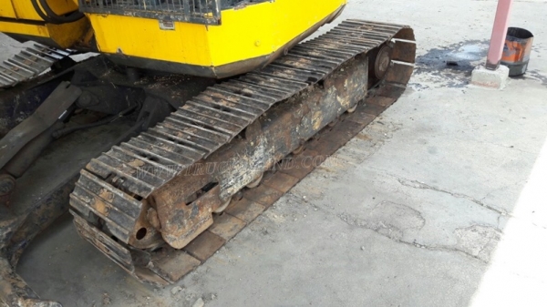 รถแบคโฮ KOMATSU PC 50UU มีหัวคลีบไม้และอ๋อยและบุ๋นกี๋แถมให้ พร้อมอะหลั่ย