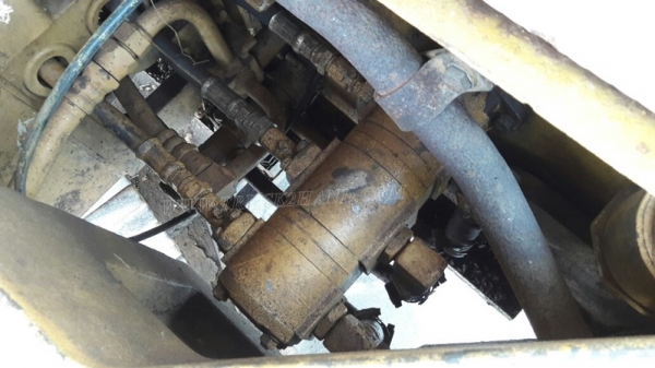 รถแบคโฮ KOMATSU PC 50UU มีหัวคลีบไม้และอ๋อยและบุ๋นกี๋แถมให้ พร้อมอะหลั่ย