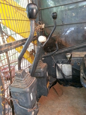 รถแบคโฮ KOMATSU PC 50UU มีหัวคลีบไม้และอ๋อยและบุ๋นกี๋แถมให้ พร้อมอะหลั่ย