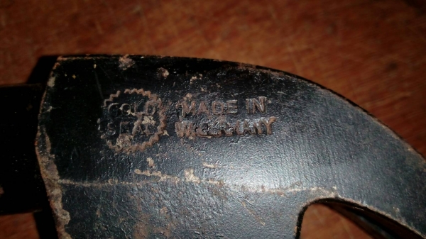 ขายค้อนตราเหรียญทองขนาด27mmขนาด25mm.Made in W-GERMANY.