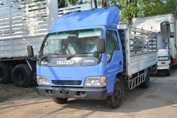 ISUZU NPR 135 hp กระบะสเเตนเลสยาว 4.30 m  รถพร้อมใช้งาน