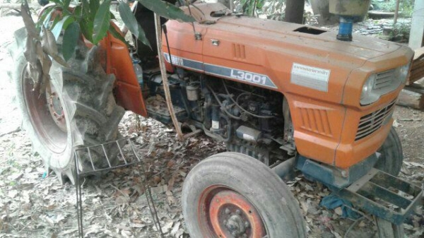 ฝากขาย รถไถคูโบต้า L3001 พร้อมโรตารี่  รถสมบูล พร้อมใช้ เครื่องติดง่าย เกียร์ดี เฟืองดี ยางหลังใหม่ เนื้อผิวรถสวย