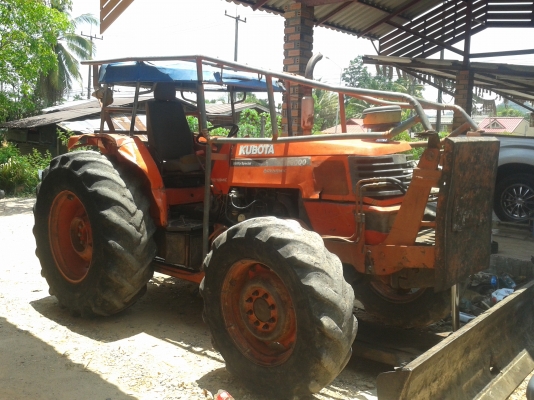 KUBOTA M9000
