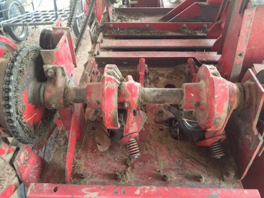 ขายเครื่องอัดฟาง แมสซี่ 124 ป้ายเหลือง สวยๆๆ ขายเครื่องอัดฟาง แมสซี่ 124 ป้ายเหลือง สวยๆๆ