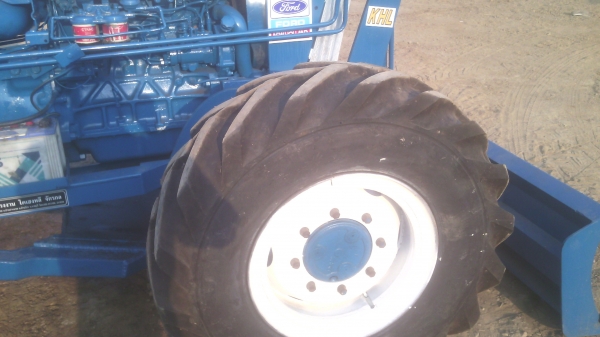 ขายรถไถฟอรด็รุถ่น6610    สองเพลาคานหน้าคาลาโล่   มีใบอินวอย0810076640