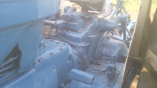 ขายรถไถฟอรด็รุถ่น6610    สองเพลาคานหน้าคาลาโล่   มีใบอินวอย0810076640