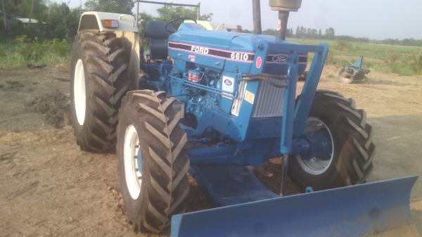 ขายรถไถฟอรด็รุถ่น6610    สองเพลาคานหน้าคาลาโล่   มีใบอินวอย0810076640