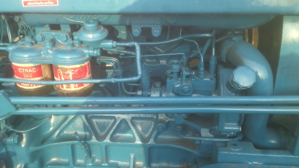 ขายรถไถฟอรด็รุถ่น6610    สองเพลาคานหน้าคาลาโล่   มีใบอินวอย0810076640