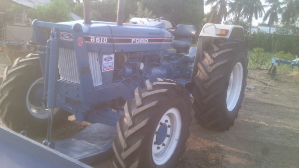 ขายรถไถฟอรด็รุถ่น6610    สองเพลาคานหน้าคาลาโล่   มีใบอินวอย0810076640