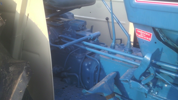 ขายรถไถฟอรด็รุถ่น6610    สองเพลาคานหน้าคาลาโล่   มีใบอินวอย0810076640