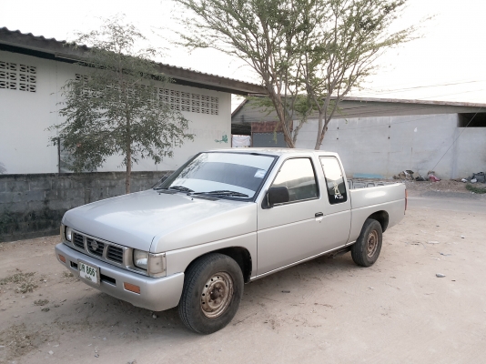 รถนิสสันปึ 3ึ7 พร้อมใช้แอร์เย็น ยางดี สีสวย แชชีไมพุ พร้อมชุดโอน