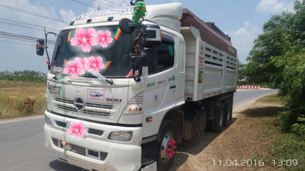 ขายรถบรรทุก 10 ล้อดัมพ์ HINO MEGA 330 แรงม้าปี 2556 ไมล์ 89000 กม.ราคา 2200000 ขายรถบรรทุก 10 ล้อดัมพ์ HINO MEGA 330 แรงม้าปี 2556 ไมล์ 89000 กม.ราคา 2200000
