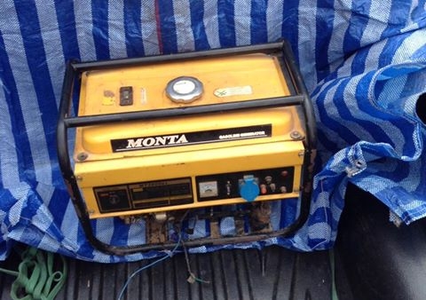 เครื่องปั่นไฟ 2 ตัว