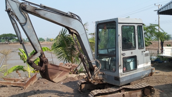 มิตซูบิชิ ME35 ปั๊มนิ้ว คอลโทรน้ำมัน มีเก๋ง