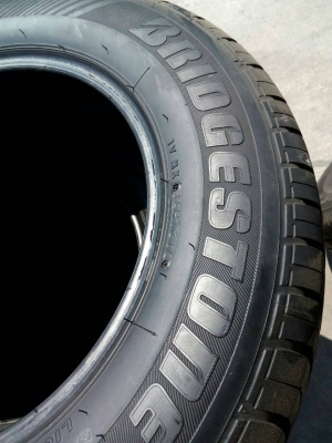 215/65R15 BRIDGESTONE LEO 627 สวยครับ ชุด 4 เส้น tel.081-427-3941 ไอดีไลน์  0814273941