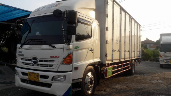 ขายรถ6ล้อตู้สิบบาน HINO FG8JRLA ปี2013 เครื่อง212แรงม้า ตู้ยาว 7.50เมตร