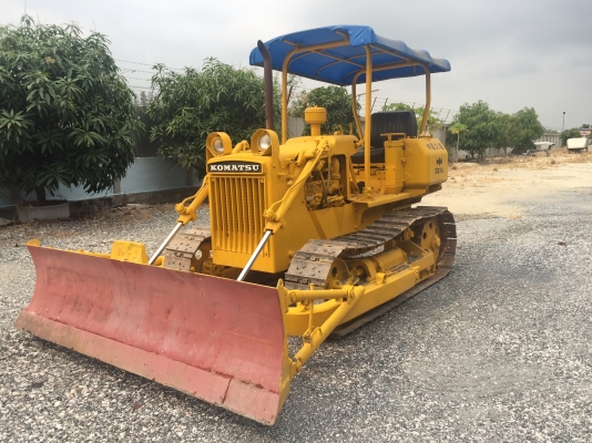 ขายรถแทรคเตอร์Komatsuรุ่นD21-3 นำเข้าจากญี่ปุ่น ไม่เคยใช้งานในไทย มีใบอินวอย สภาพดีพร้อมใช้งาน