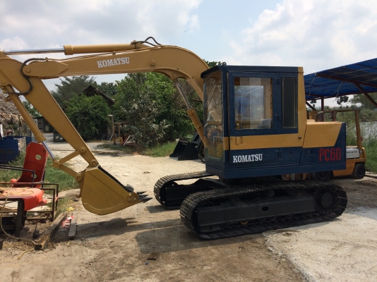 komatsu pc60-3สภาพดีพร้อมใช้