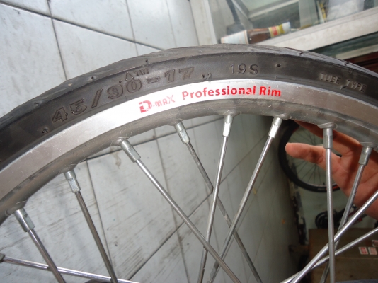 ล้อพร้อมดุมHonda wave110 i หัวฉีด ลด 420.- ล้อพร้อมดุมHonda wave110 i หัวฉีด ลด 420.-