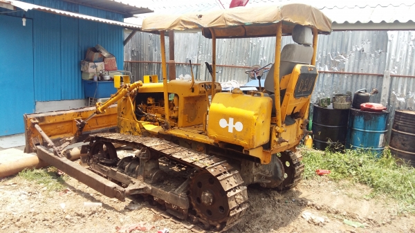 ขายด่วนแทร๊กเตอร์ KOMATSU D 20-3 รถสวยพร้อมใช้ในราคาถู