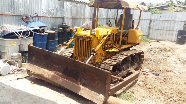 ขายด่วนแทร๊กเตอร์ KOMATSU D 20-3 รถสวยพร้อมใช้ในราคาถู