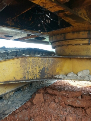 ขายรถแบคโฮ KOMATSU PC200-5 ไฟฟ้าครบ คอลโทรลสั้น ซีเรียลสูง ราคา 670000 ขายรถแบคโฮ KOMATSU PC200-5 ไฟฟ้าครบ คอลโทรลสั้น ซีเรียลสูง ราคา 670000