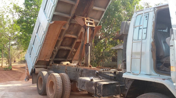 ขายดาวน์ 10 ล้อ ร็อคกี้นางฟ้า