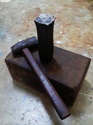 ค้อนและทั่ง