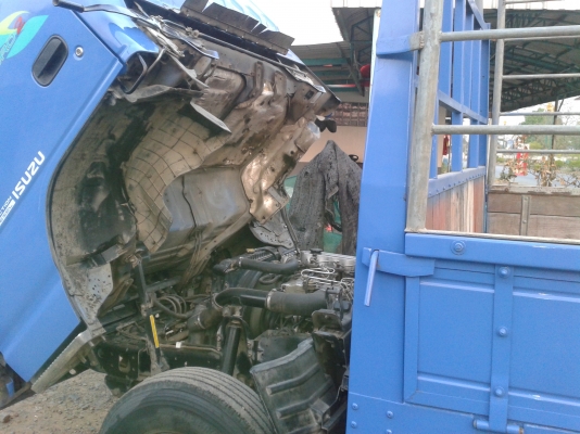 ขาย หกล้อ ISUZU NQR 150 แรง 5.5 ม ปี46 แอร์พวงมาลัยพาเวอร์เทอร์โบ