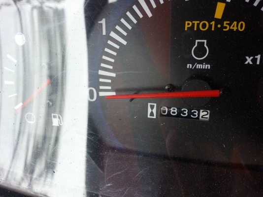 คูโบต้า L3608 4 WD พร้อมใบมีดดันหน้าตราช้าง 833 ชั่วโมง