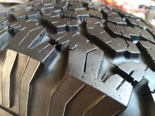 ขายยาง BF 265 75 16 USA