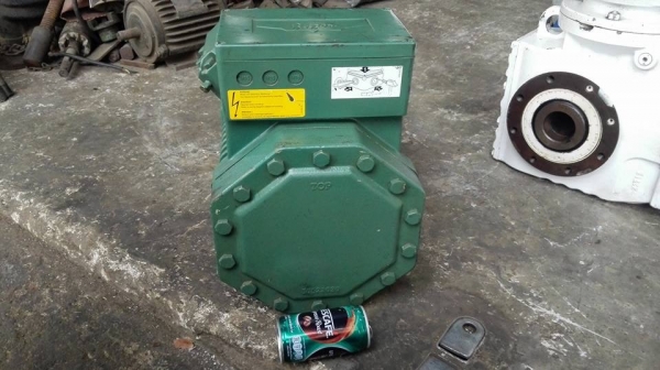 *** ขายแล้วครับ!! *** คอมเพลสเซอร์ทำความเย็น BITZER Made in Germany ไฟ 380V สภาพใหม่กริ้บๆ 98\% มาเทสก่อนได้ครับ