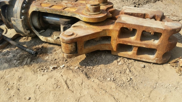 หัวหนีบปูน คีบปูน ทุบปูน บีบปูน แบบหมุนได้ สำหรับแบคโฮ pc 120 `pc 200 pc 320