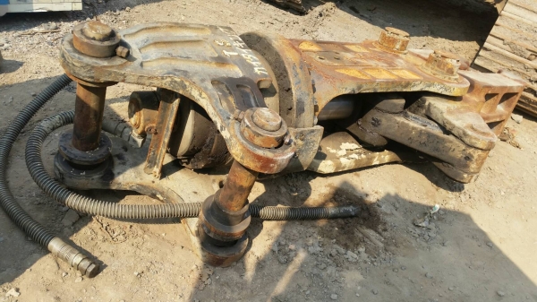 หัวหนีบปูน คีบปูน ทุบปูน บีบปูน แบบหมุนได้ สำหรับแบคโฮ pc 120 `pc 200 pc 320