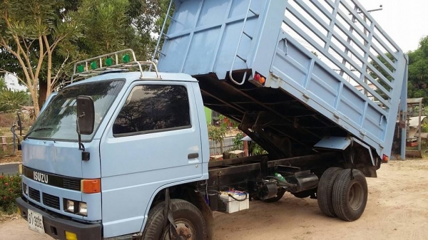 ขาย6ล้อดัมพ์เกษตร อีซูซุ NPR115 ช่วงล่าง Fหน้าหลัง แชชซีสวยเครื่องดี