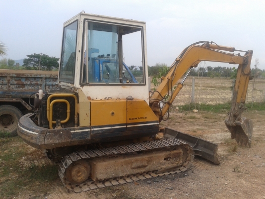 KOMATSU PC 30-5