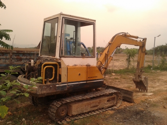 KOMATSU PC 30-5