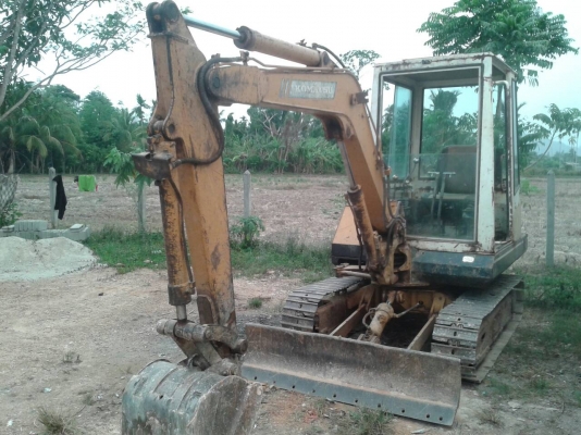 ขายรถแบคโฮ KOMATSU PC30-5 ราคา 200000