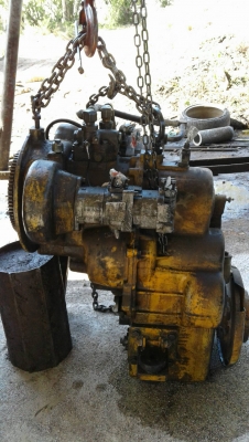 ต้องการซื้อห้องเกียร์รถตักล้อยาง KOMATSU WA300-1 เอาแบบใช้ระบบไฟคุมมีเซลลูนอย ดูในภาพ ต้องการซื้อห้องเกียร์รถตักล้อยาง KOMATSU WA300-1 เอาแบบใช้ระบบไฟคุมมีเซลลูนอย ดูในภาพ