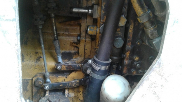 ต้องการซื้อห้องเกียร์รถตักล้อยาง KOMATSU WA300-1 เอาแบบใช้ระบบไฟคุมมีเซลลูนอย ดูในภาพ ต้องการซื้อห้องเกียร์รถตักล้อยาง KOMATSU WA300-1 เอาแบบใช้ระบบไฟคุมมีเซลลูนอย ดูในภาพ