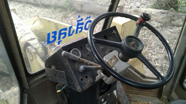 ต้องการซื้อห้องเกียร์รถตักล้อยาง KOMATSU WA300-1 เอาแบบใช้ระบบไฟคุมมีเซลลูนอย ดูในภาพ ต้องการซื้อห้องเกียร์รถตักล้อยาง KOMATSU WA300-1 เอาแบบใช้ระบบไฟคุมมีเซลลูนอย ดูในภาพ