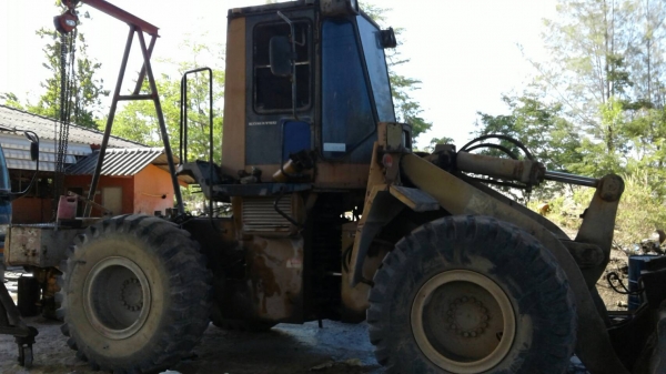ต้องการซื้อห้องเกียร์รถตักล้อยาง KOMATSU WA300-1 เอาแบบใช้ระบบไฟคุมมีเซลลูนอย ดูในภาพ ต้องการซื้อห้องเกียร์รถตักล้อยาง KOMATSU WA300-1 เอาแบบใช้ระบบไฟคุมมีเซลลูนอย ดูในภาพ