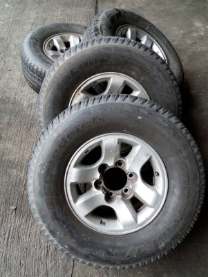 แม๊กพร้อมยาง 255/70R15 BF Goidrich ชุด 4 ล้อ tel.081-427-3941 ไอดีไลน์  0814273941