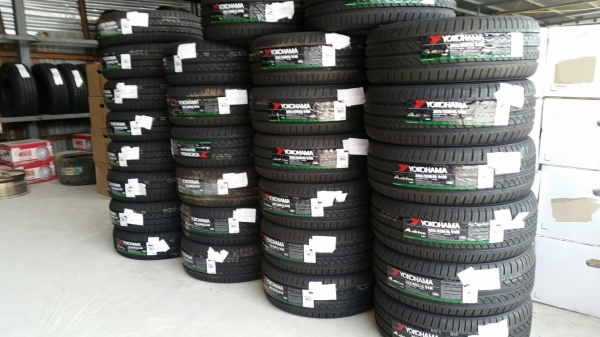 205 55 16 Yokohamaใหม่ปี16