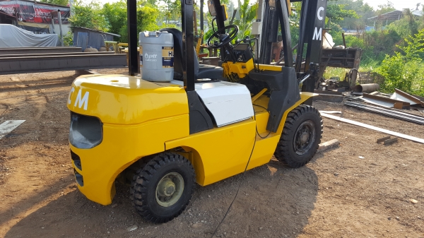 ขายรถยก2.5ตันดีเซล..165.000..เสา4เมตร...ดีเซล