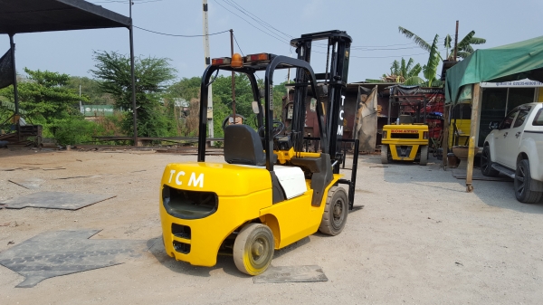 ขายรถยก2.5ตันดีเซล..165.000..เสา4เมตร...ดีเซล