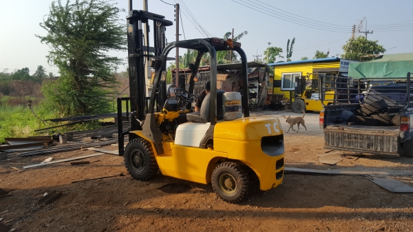 ขายรถยก2.5ตันดีเซล..165.000..เสา4เมตร...ดีเซล